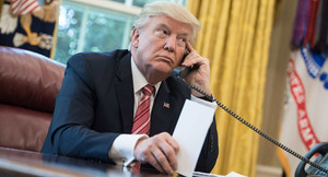 Tổng thống Trump đặt cho ông Kim Jong-un là 'Ông Hoả Tiễn'