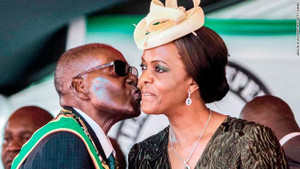 Cựu tổng thống Mugabe và vợ được miễn truy tố