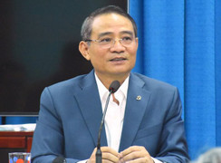 Vì sao Vũ 'nhôm' có thể thâu tóm nhiều đất công?