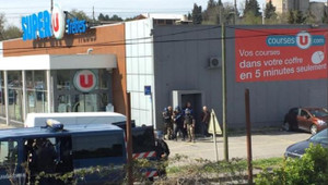 Xả súng, bắt cóc con tin ở Pháp, ít nhất 2 người bị bắn chết