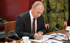 Tổng thống Nga Putin mạnh tay 'trảm' 15 tướng lĩnh