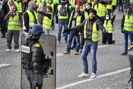 Biểu tình tuần thứ 5 liên tiếp ở Pháp: Số người tham gia giảm mạnh