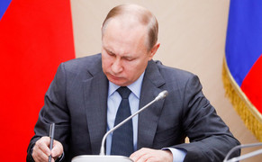 Tổng thống Putin 'trảm' liên tiếp 9 tướng an ninh