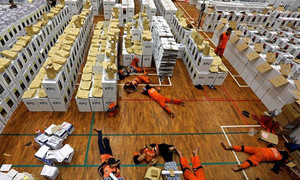 Số nhân viên kiểm phiếu chết do áp lực và kiệt sức ở Indonesia tăng lên hơn 270 người