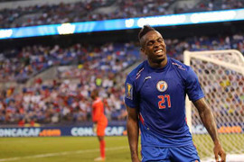 Tiền đạo Sài Gòn FC không ngăn nổi Brazil thắng hủy diệt Haiti