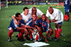 Hôm nay khai mạc Euro 2016: Hãy để trái bóng dẫn nhịp nước mắt và nụ cười