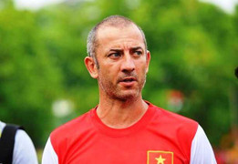 Thầy Giôm xem khai mạc Euro 2016 cùng giám đốc học viện JMG toàn cầu