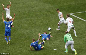 Thủ môn dị nhân Kiraly bị phạt đền oan uổng