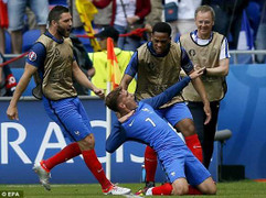 Xem Antoine Griezmann 2 lần hạ CH Ailen trong 3 phút