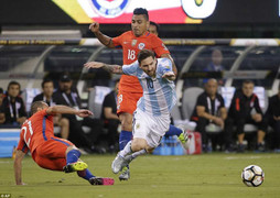 Messi đá hỏng 11m, Argentina thua đau chung kết Copa America 2016