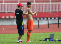 Đo thể lực, Công Vinh khoe hình xăm chiến binh La Mã