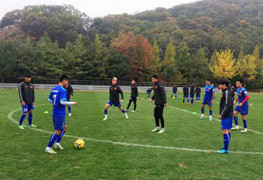 Tuyển Việt Nam: Quế Ngọc Hải, Huy Toàn vẫn chấn thương