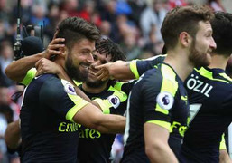 Giroud trở lại, trong hình hài 'vị thần' của Arsenal