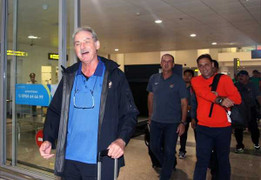 HLV Alfred Riedl hạnh phúc trở lại Hà Nội