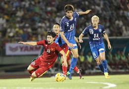 “Cứ đá thế, Công Phượng sẽ đánh mất mình”