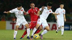 HLV Hữu Thắng yêu cầu hàng thủ tuyển Việt Nam phải thay đổi