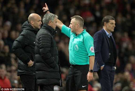 Tại sao Mourinho bị truất quyền chỉ đạo?