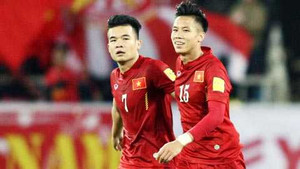 Sau 18 trận, HLV Hữu Thắng hơn gì Miura?