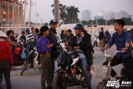 Mua vé chợ đen trận Việt Nam vs Indonesia lúc nào rẻ nhất?