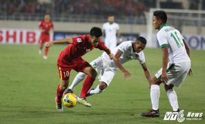 HLV Lê Thụy Hải: Tuyển Việt Nam bị hút vào áp lực phải thắng nên mất tỉnh táo