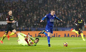 Vardy lập hattrick, Leicester City hủy diệt Man City