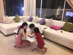 Công Vinh,Thủy Tiên tiết lộ lý do giấu mặt con gái