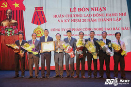 Công ty Sao Bắc Đẩu nhận Huân chương Lao động hạng nhì