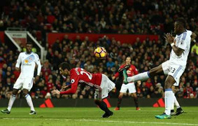 Mkhitaryan và bàn thắng đánh thức đế chế MU