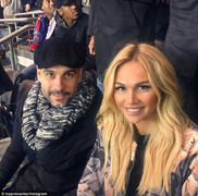 Guardiola ngồi cạnh hoa mẫu Nga do thám đối thủ