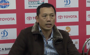 HLV SLNA: Không hiểu trọng tài có ý đồ gì?