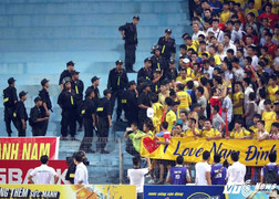 Khán giả không văn minh, đừng mơ bóng đá Việt Nam chuyên nghiệp