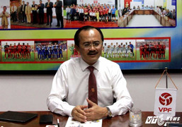 Bầu Đức, bầu Thắng 'hợp sức' vẫn thua Trưởng ban trọng tài?