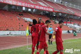 HLV Hoàng Văn Phúc: ‘Ca sĩ hát phải có người nghe, cầu thủ đá bóng phải có khán giả’