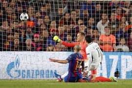 Mascherano thừa nhận hai lần phạm lỗi trong vòng cấm và thoát penalty