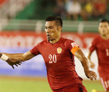 Ăn mừng lạ mắt, Đình Luật phủ nhận chọc tức khán giả Đà Nẵng