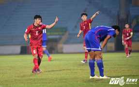 Video: Siêu phẩm của Công Phượng cứu nguy cho tuyển Việt Nam