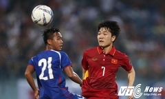 Xuân Trường chỉ được gặp bố mẹ 1 phút sau trận Việt Nam vs Đài Loan