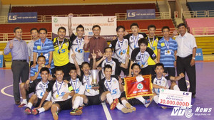 Thái Sơn Nam: 10 năm cùng futsal Việt Nam ra biển lớn