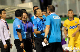 Trọng tài phá nát trận HAGL vs FLC Thanh Hóa: Chuyện gì xảy ra, mình chấp nhận thôi