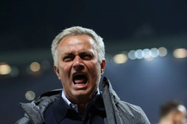 MU vào chung kết Europa League, Mourinho mừng suýt khóc