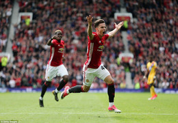 Vô địch Europa League, MU có tiến bộ dưới quyền Mourinho?