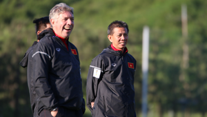 HLV Hoàng Anh Tuấn: Thua Pháp chứ có thua Thái Lan đâu mà phải buồn