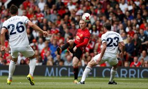 Dàn sao Ngoại hạng Anh đá tưng bừng trận cầu tri ân Carrick