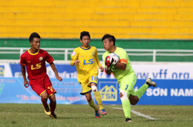 U17 Quốc gia: CAND thẳng tiến, Viettel thắng trận đầu tiên