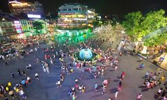 Quận Hoàn Kiếm đề xuất chỉ mở phố đi bộ Hồ Gươm vào tối cuối tuần