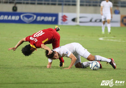 HLV Hữu Thắng: Công Phượng đang thăng hoa, U22 Việt Nam tung hỏa mù trước SEA Games