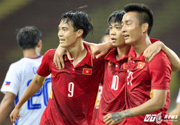 Video U22 Việt Nam 4-0 U22 Philippines: Công Phượng rực sáng, Tuấn Tài thoát kiếp 'chân gỗ'