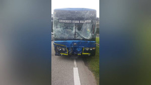 SEA Games 29 liên tục gặp sự cố: Đến lượt xe bus chở VĐV gây tai nạn