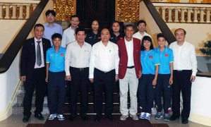 Thủ tướng Nguyễn Xuân Phúc biểu dương thành tích xuất sắc của tuyển nữ Việt Nam