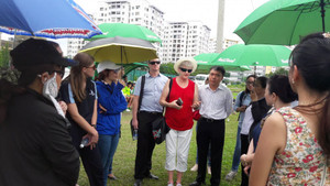 NutiFood mời giáo sư hàng đầu nước Úc hỗ trợ dinh dưỡng cho học viện bóng đá